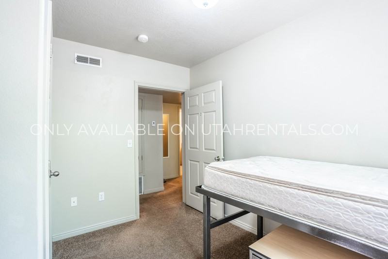 884 En #E1-1 - Photo 7 of 37