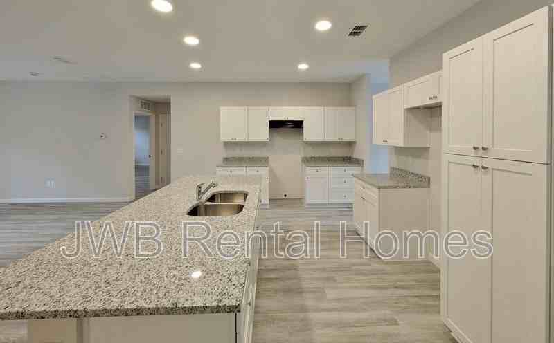 1141 Le Brun Dr - Photo 2 of 17