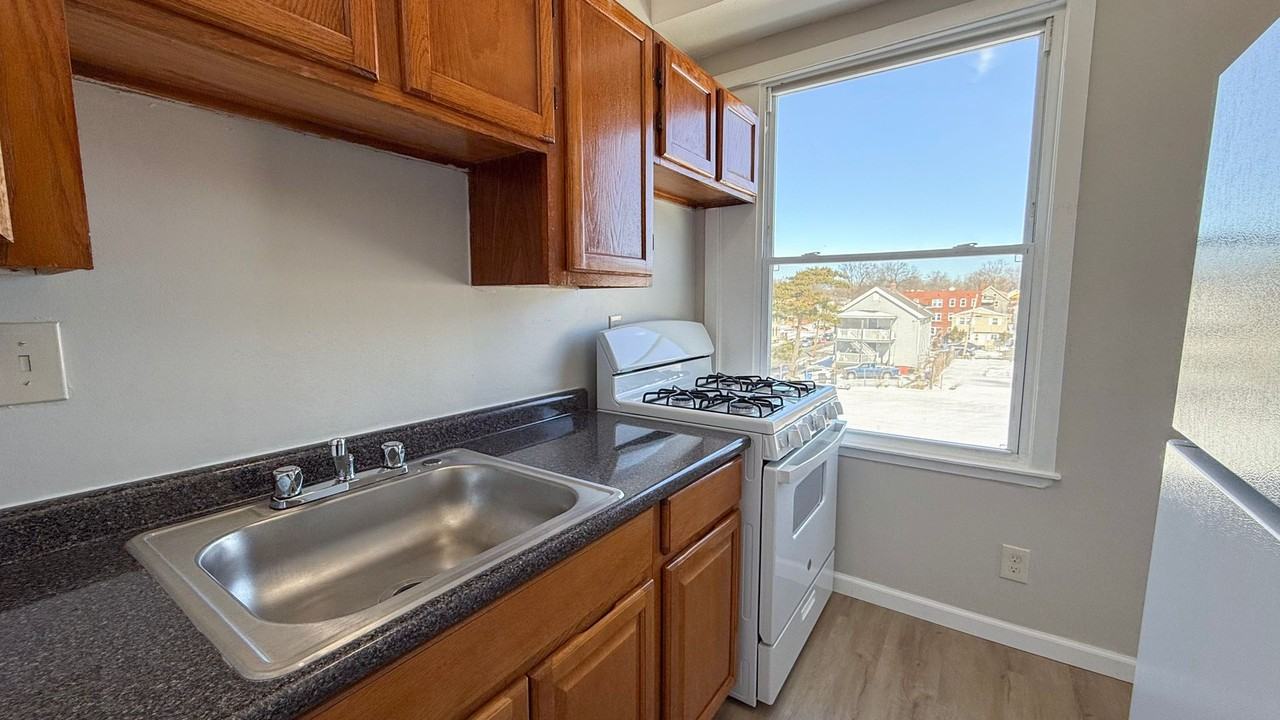 116 Brook St / Mancora Apartments LLC - Photo 7 of 43