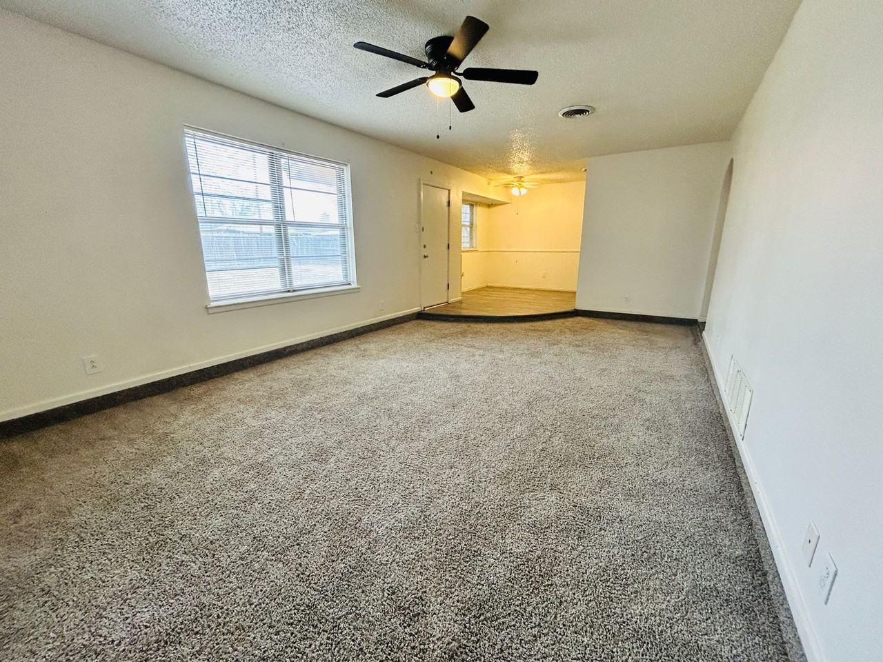 4914 57th St - Photo 3 of 19