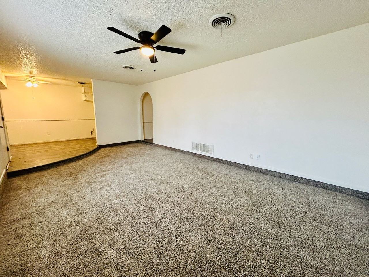 4914 57th St - Photo 4 of 19