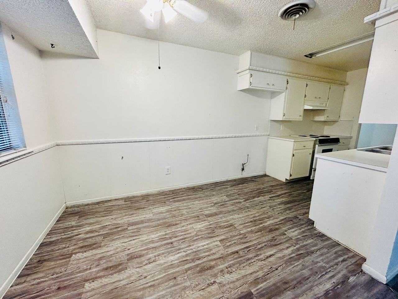 4914 57th St - Photo 6 of 19