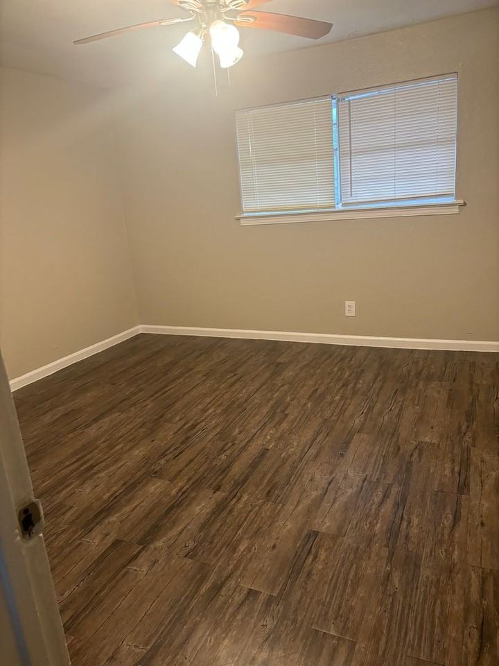 Spanish Stone Apartments - Photo 5 of 7