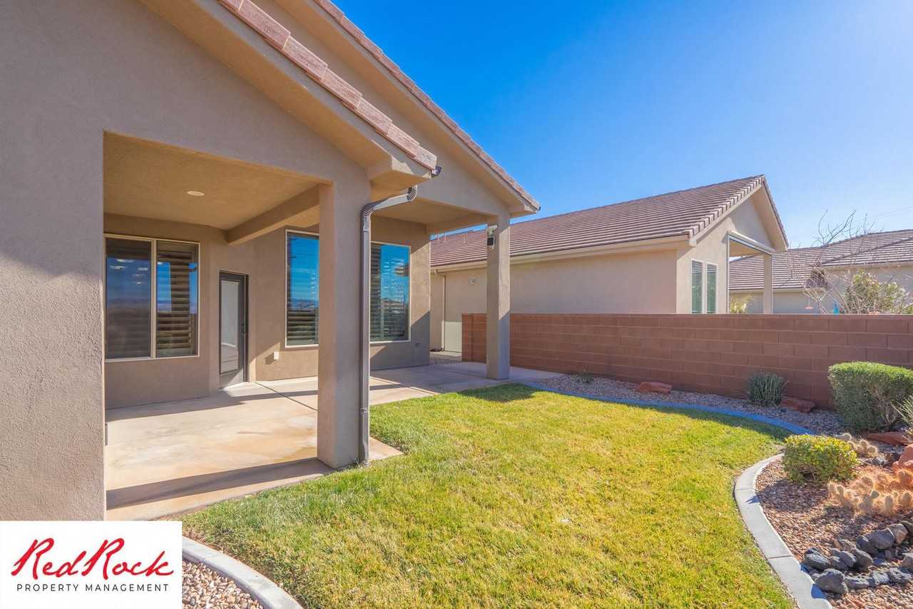 1091 N Montana Ln - Photo 3 of 50