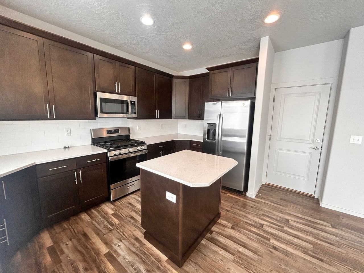 17616 E Maxwell Ave - Photo 6 of 24