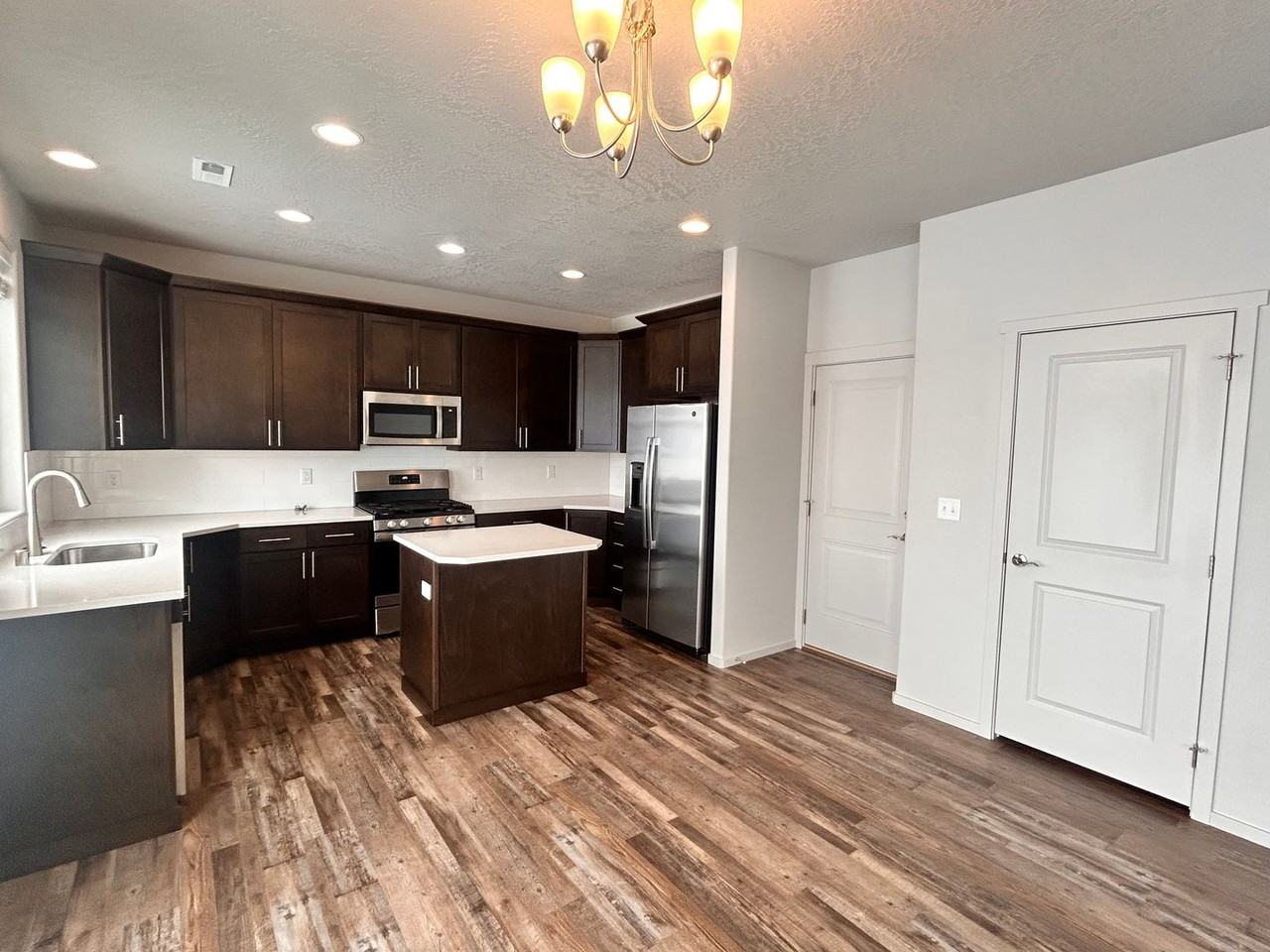 17616 E Maxwell Ave - Photo 4 of 24