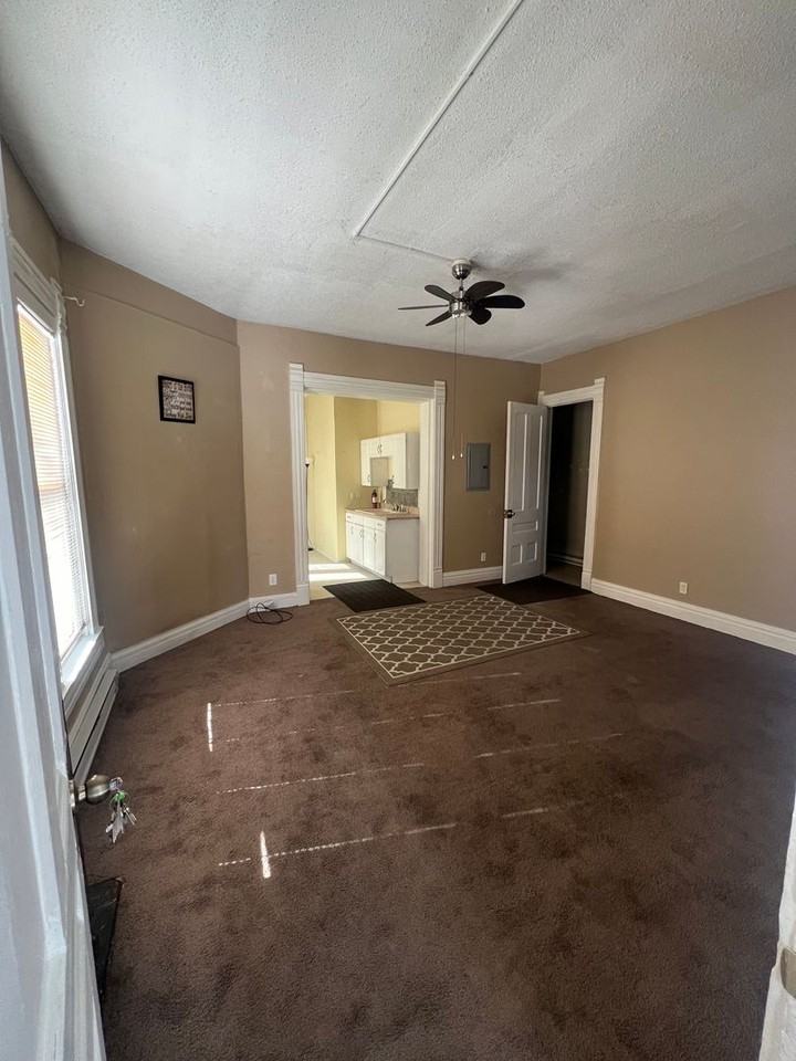 519 S Liberty St #1 - Photo 3 of 8