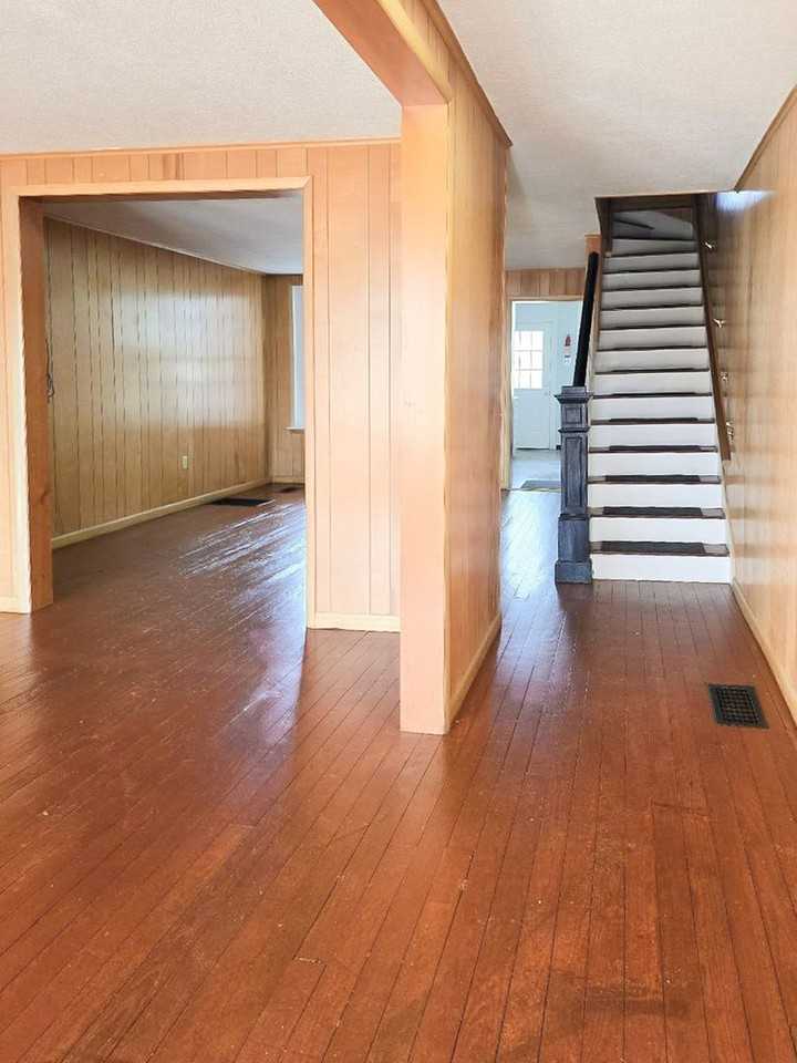 27 Chestnut Street - Photo 2 of 10