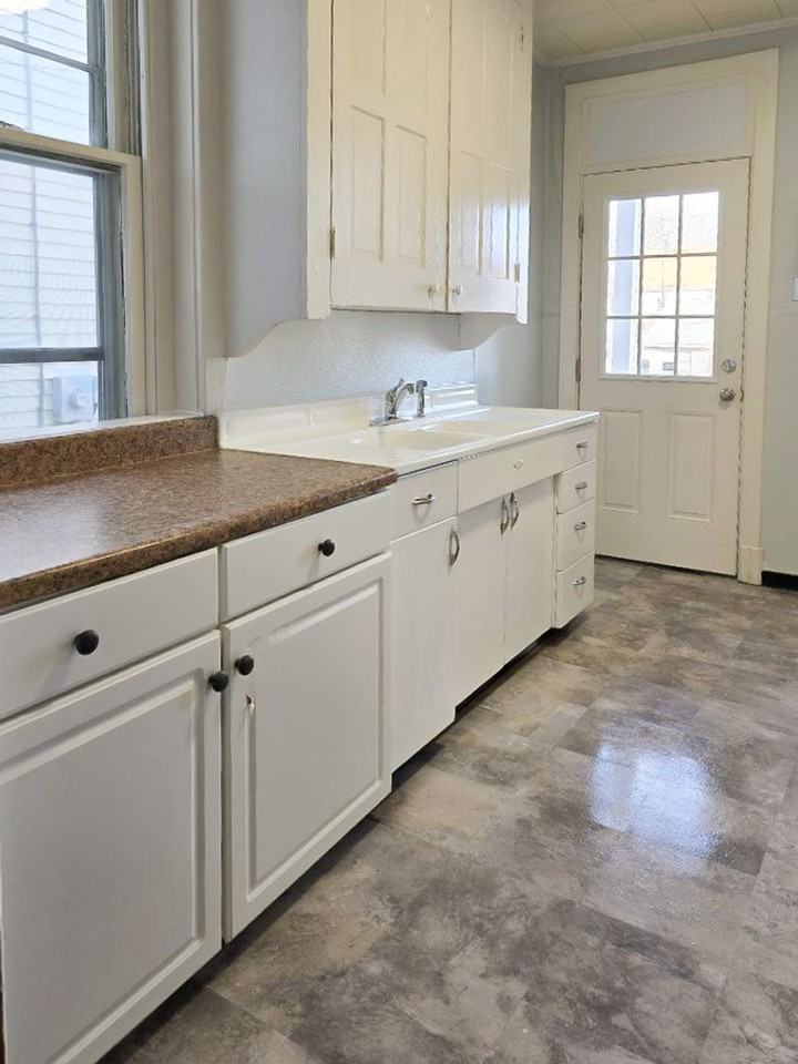 27 Chestnut Street - Photo 3 of 10