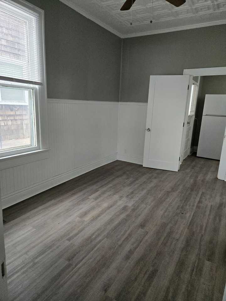 906 Erie Ave - Photo 3 of 6