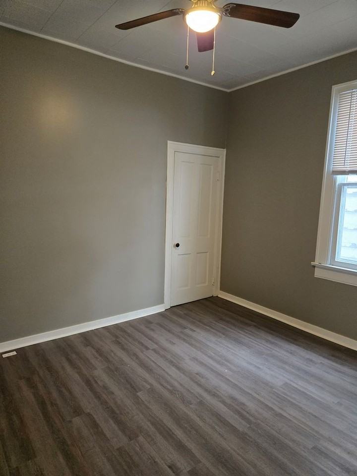 906 Erie Ave - Photo 4 of 6