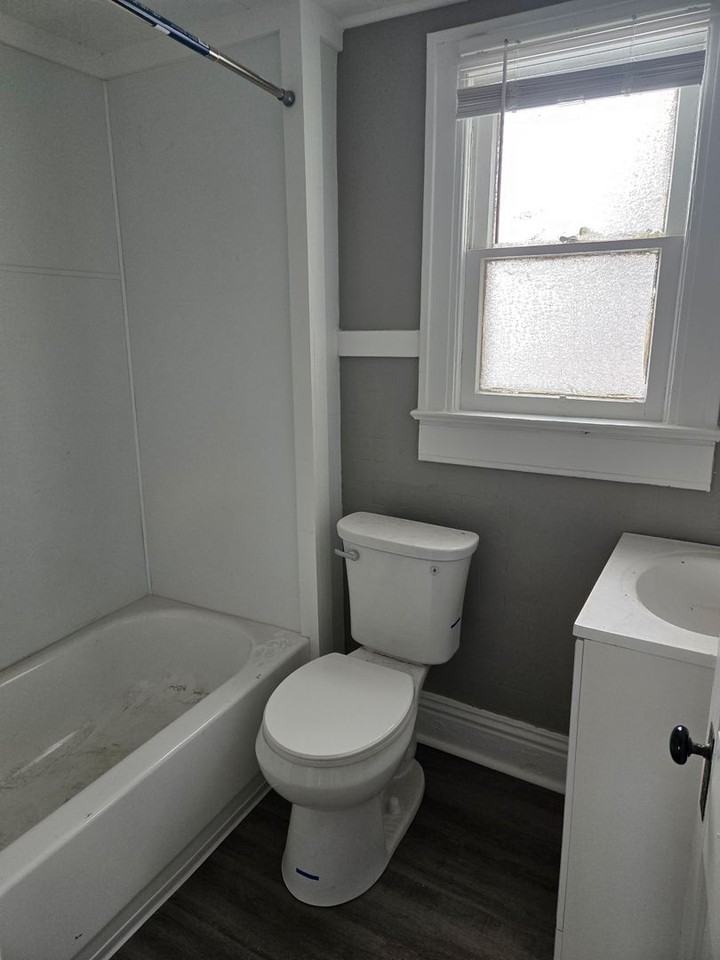 906 Erie Ave - Photo 6 of 6