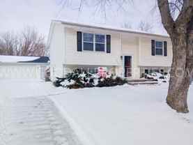 2405 3rd St Sw - Photo 1 of 1