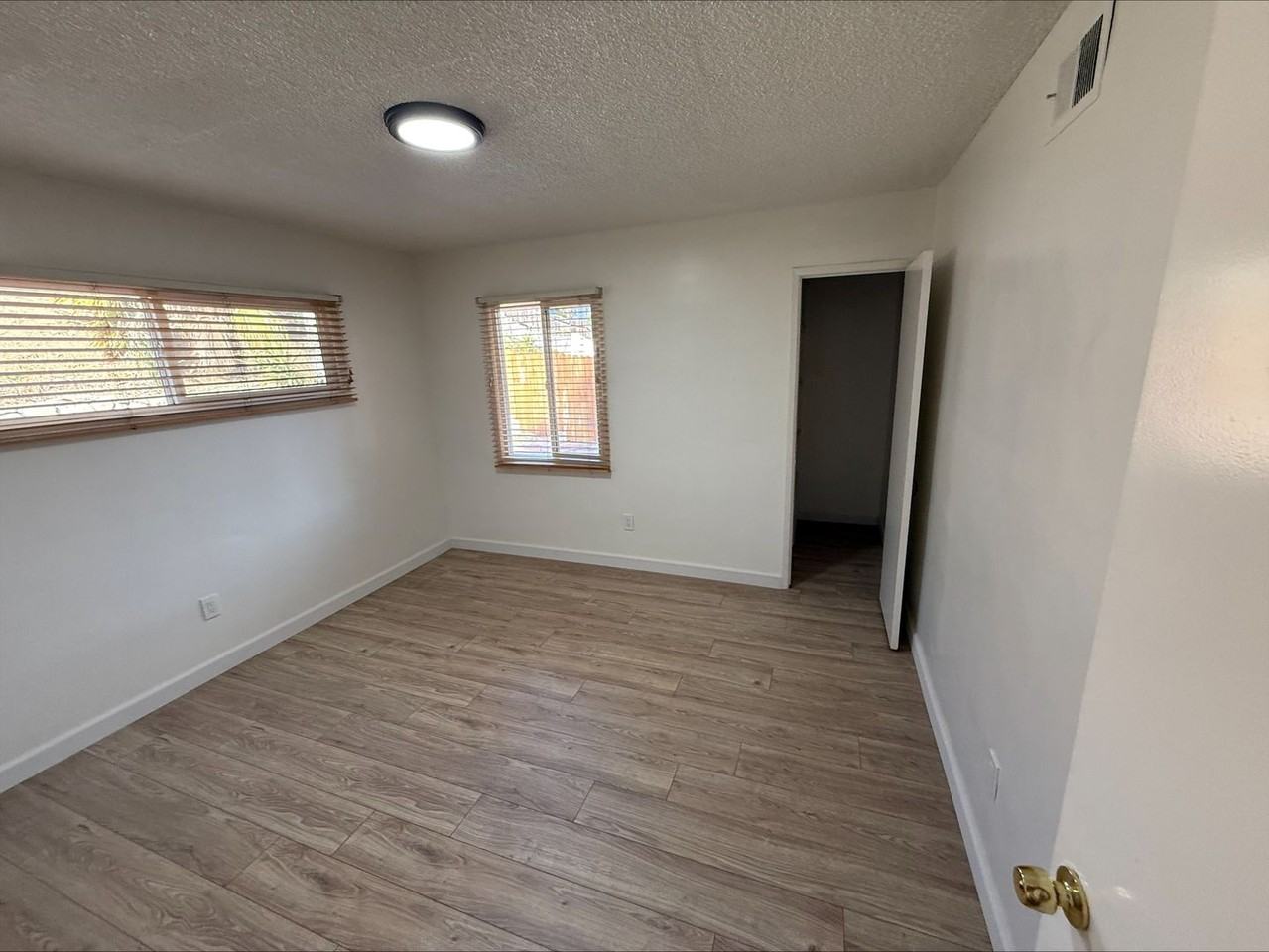 7444 Lion St - Photo 5 of 15