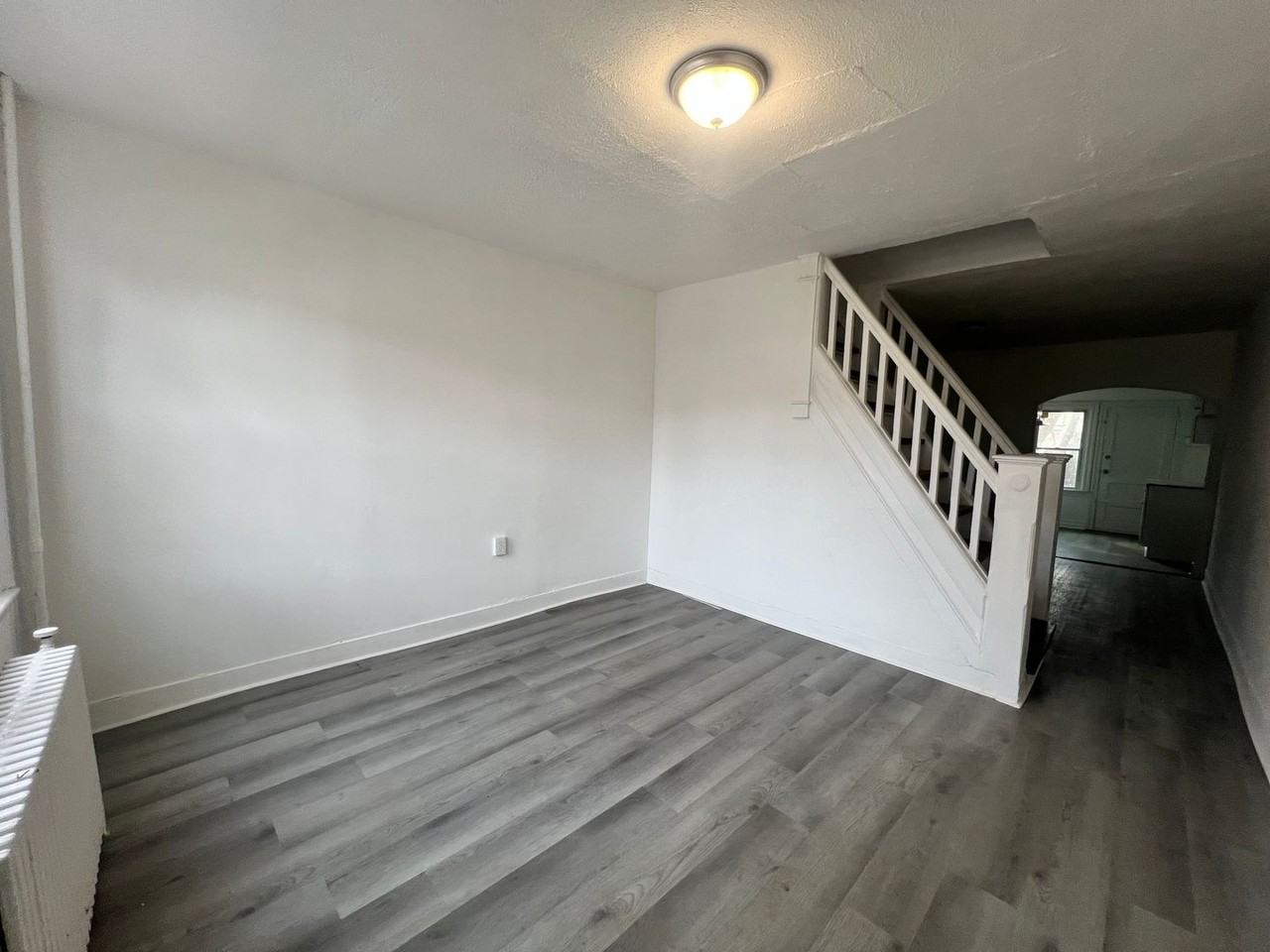 323 Cummings Ave - Photo 2 of 10