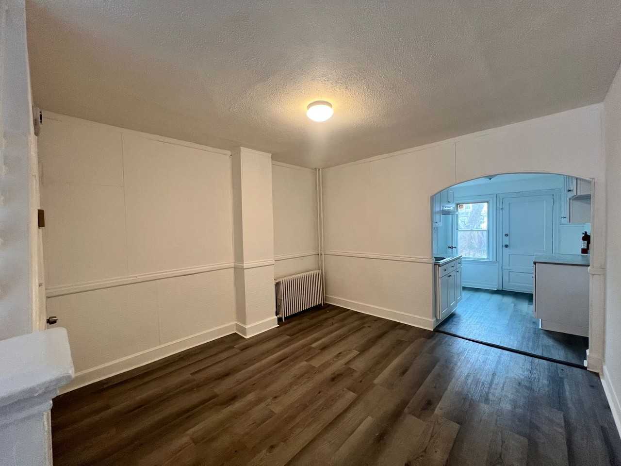 323 Cummings Ave - Photo 3 of 10