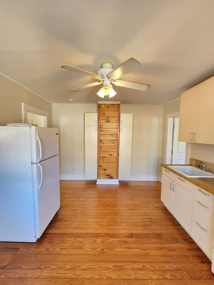 105 Morgan St - Photo 6 of 11