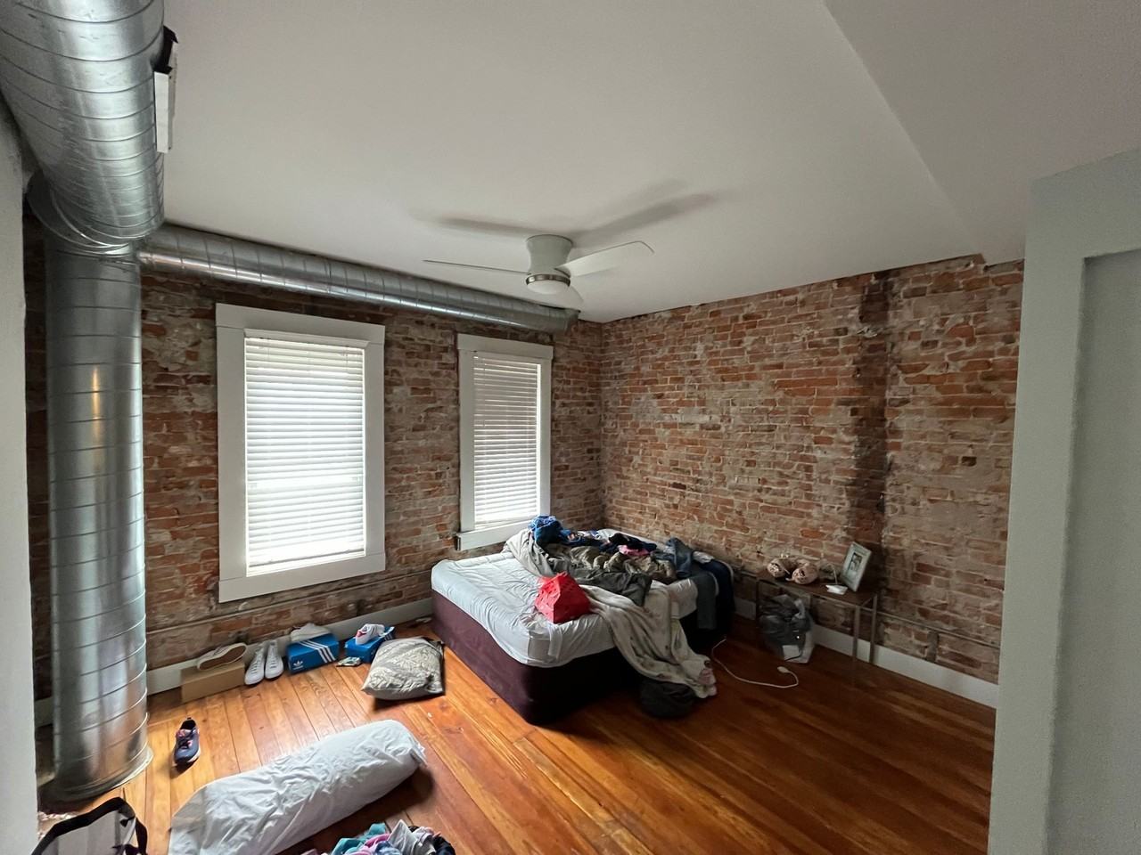 1540-1542 Clifton Ave - Photo 7 of 11