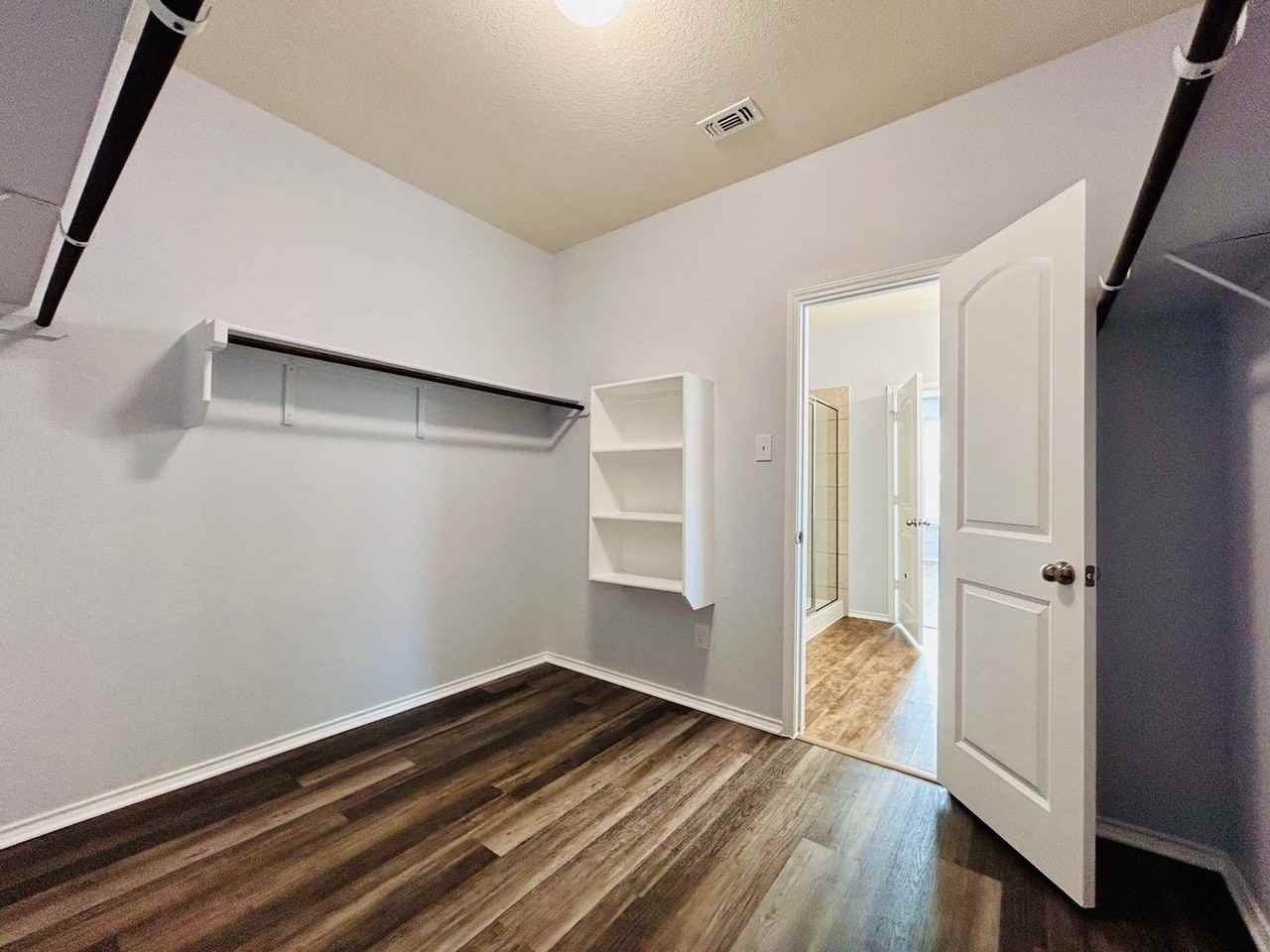 147 Big Leaf Dr - Photo 5 of 33