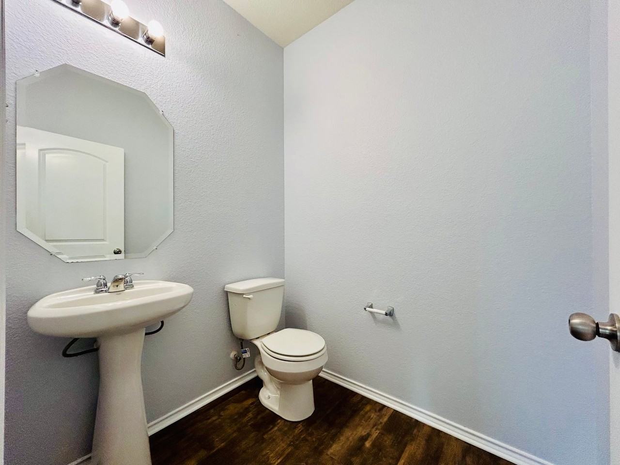 147 Big Leaf Dr - Photo 7 of 33