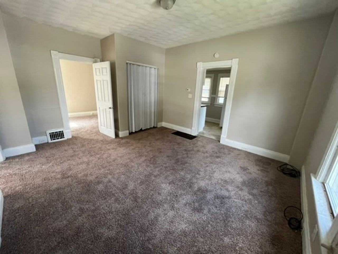 1118 17th Ave - Photo 3 of 13