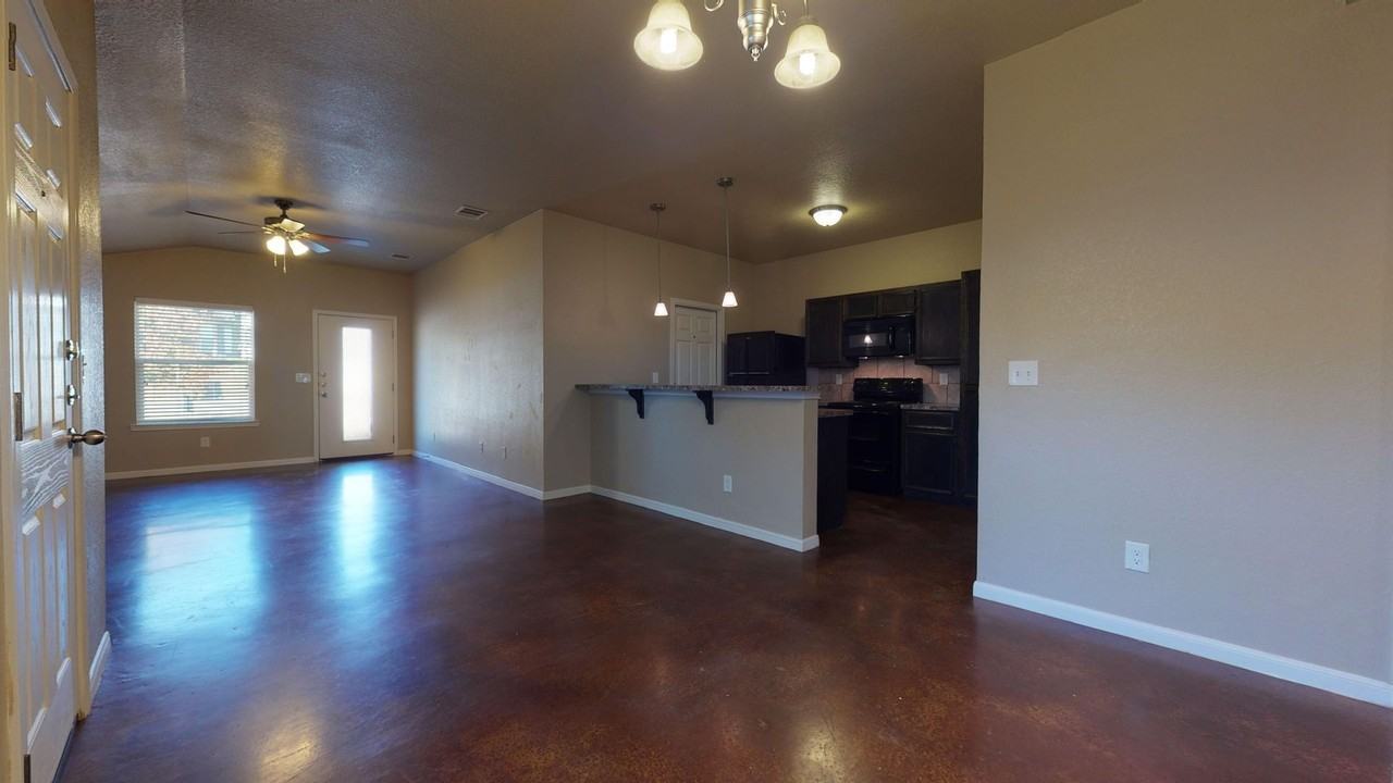 914 Ramblewood St #B - Photo 2 of 20