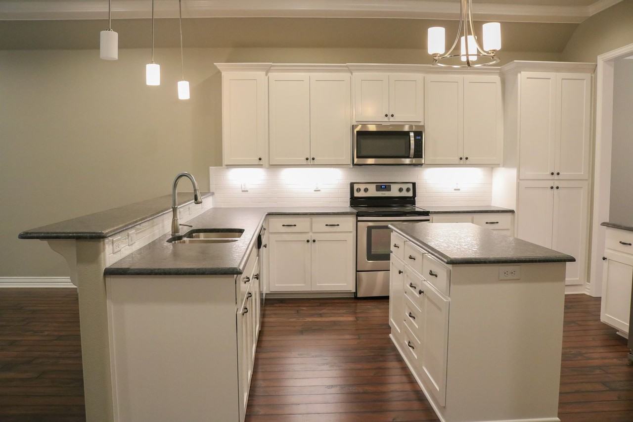 3421 Cottage Ct - Photo 6 of 27