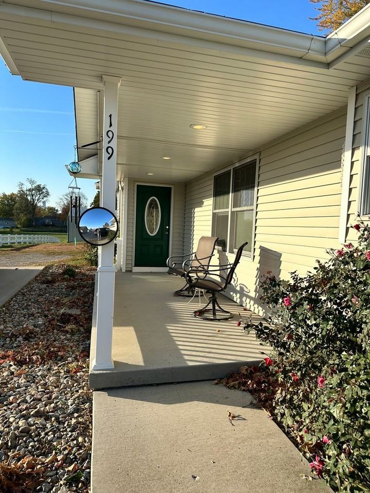 199 Franklin St - Photo 4 of 17