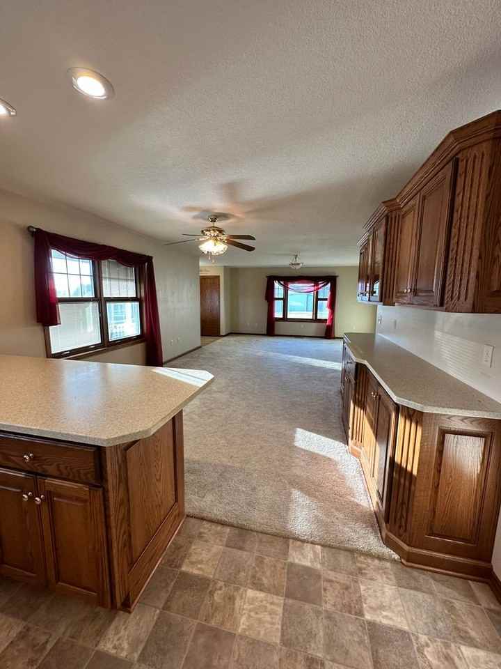 199 Franklin St - Photo 5 of 17