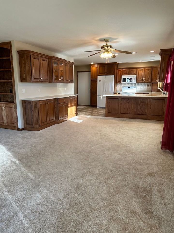 199 Franklin St - Photo 7 of 17