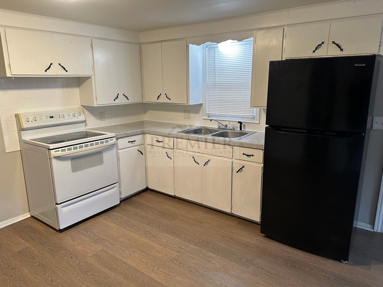 308 N Mckissock St #3 - Photo 2 of 11