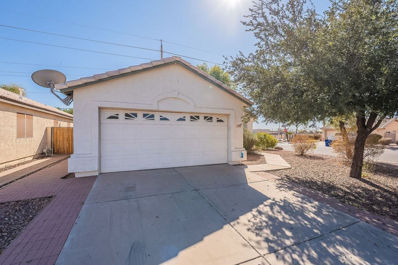 1231 E Cindy St - Photo 2 of 38