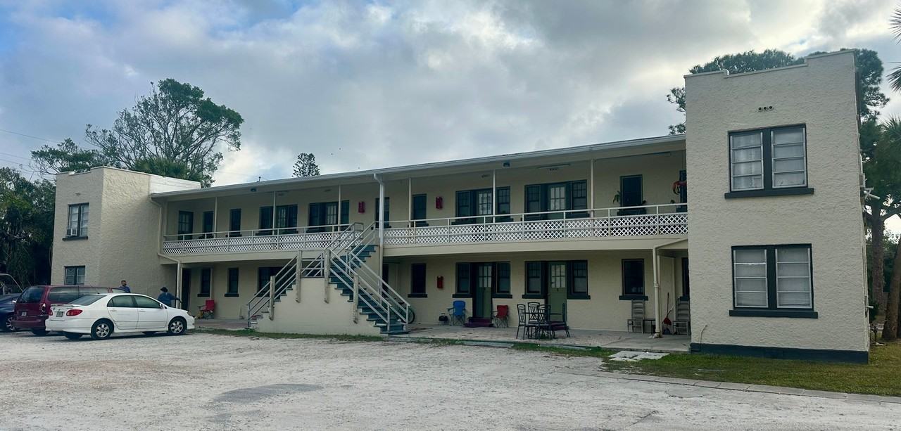 Twin Six - Photo 3 of 3