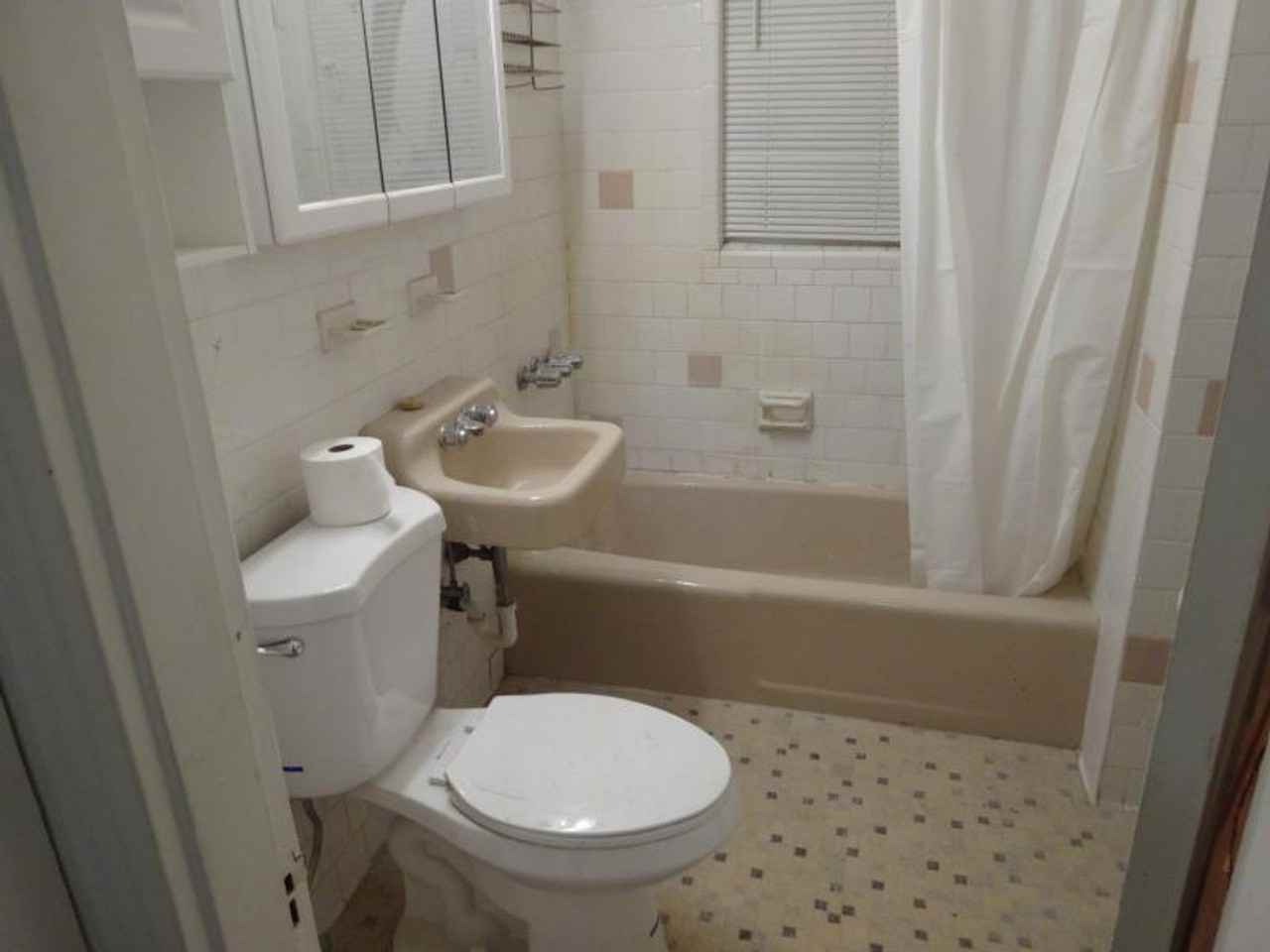 21 Bothwell Rd - Photo 2 of 4