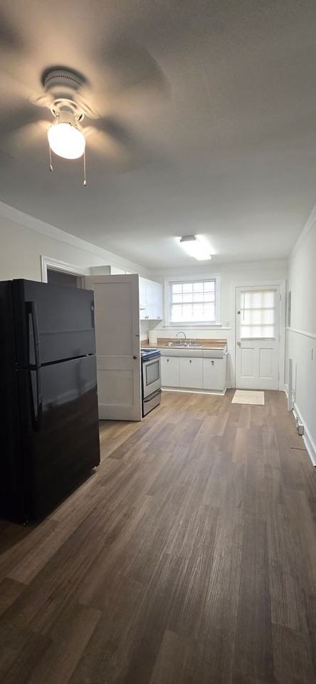 1513 E 49th St - Photo 3 of 7