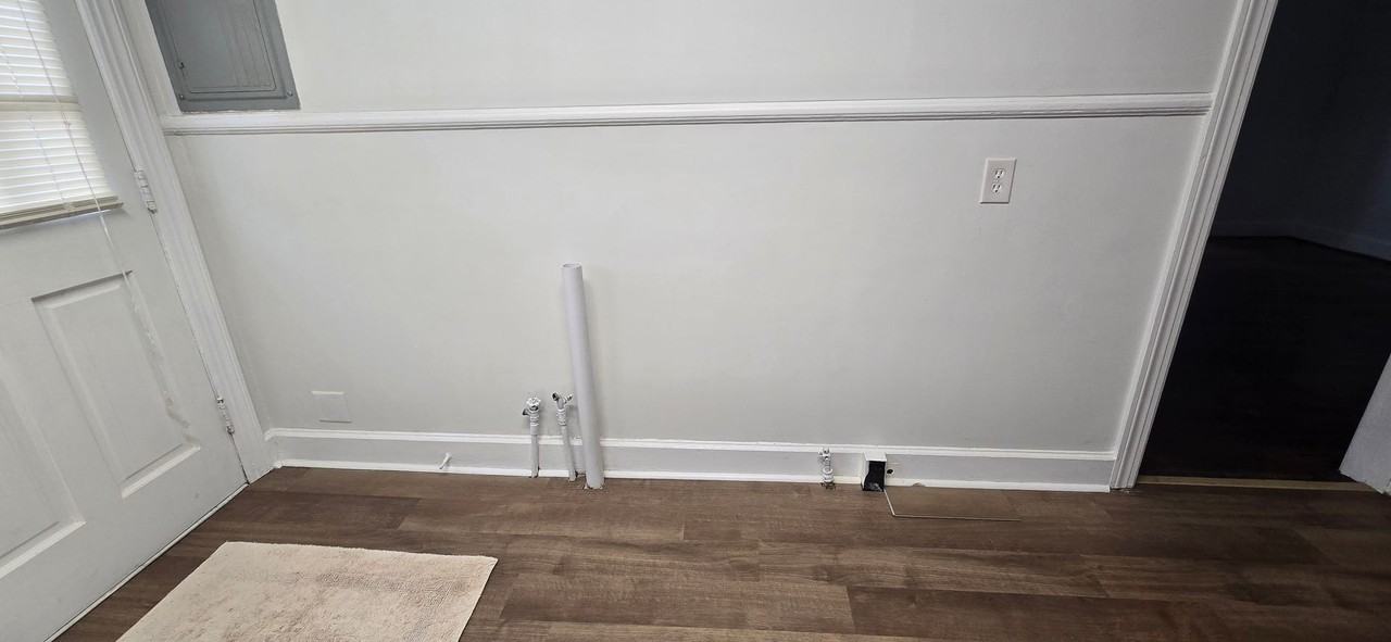 1513 E 49th St - Photo 4 of 7
