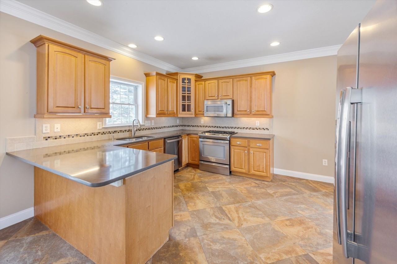 57 Constance St - Photo 3 of 47