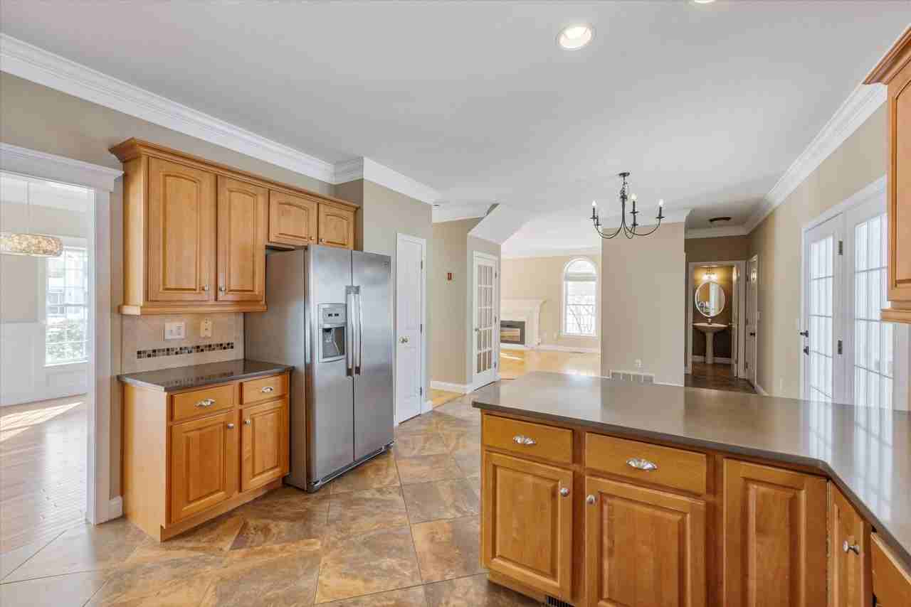 57 Constance St - Photo 3 of 47