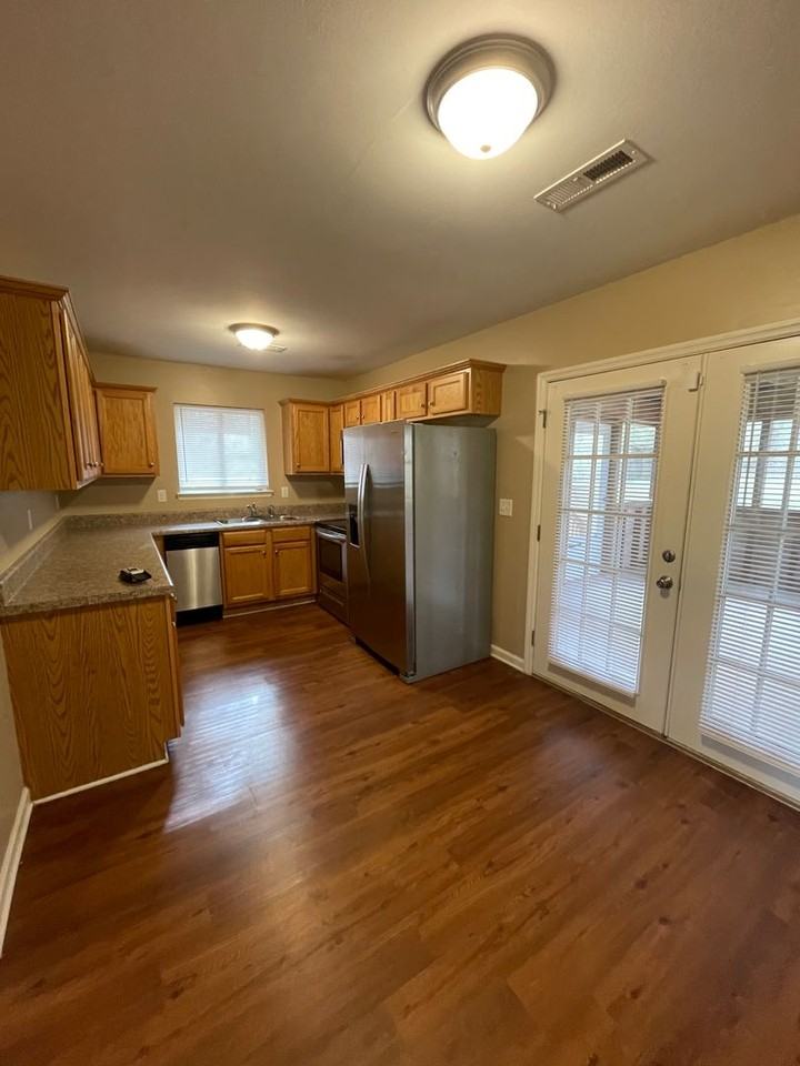 5784 Tallant Rd - Photo 3 of 16