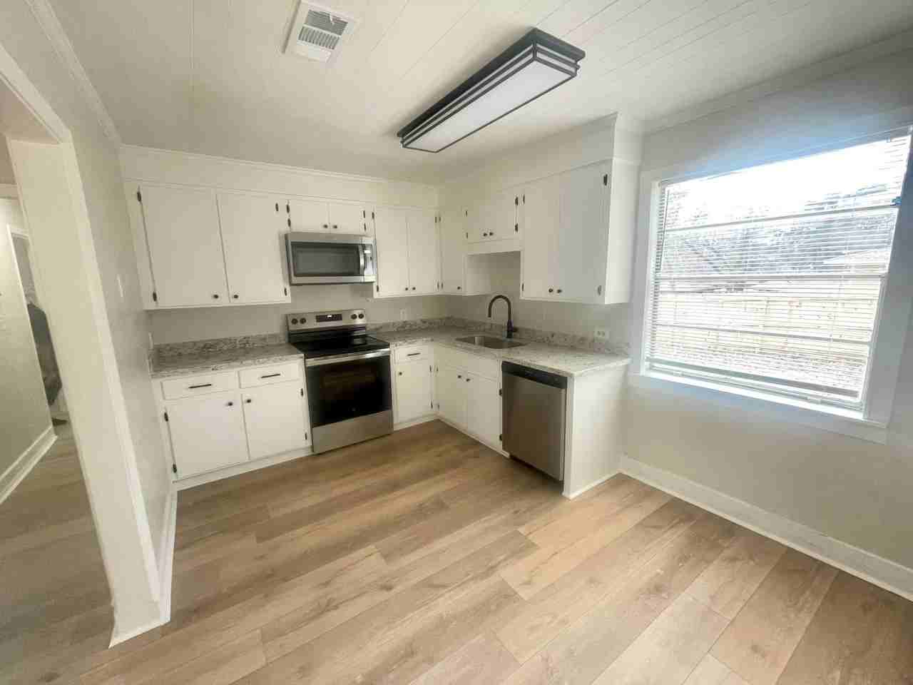 114 Pleasant St - Photo 2 of 8