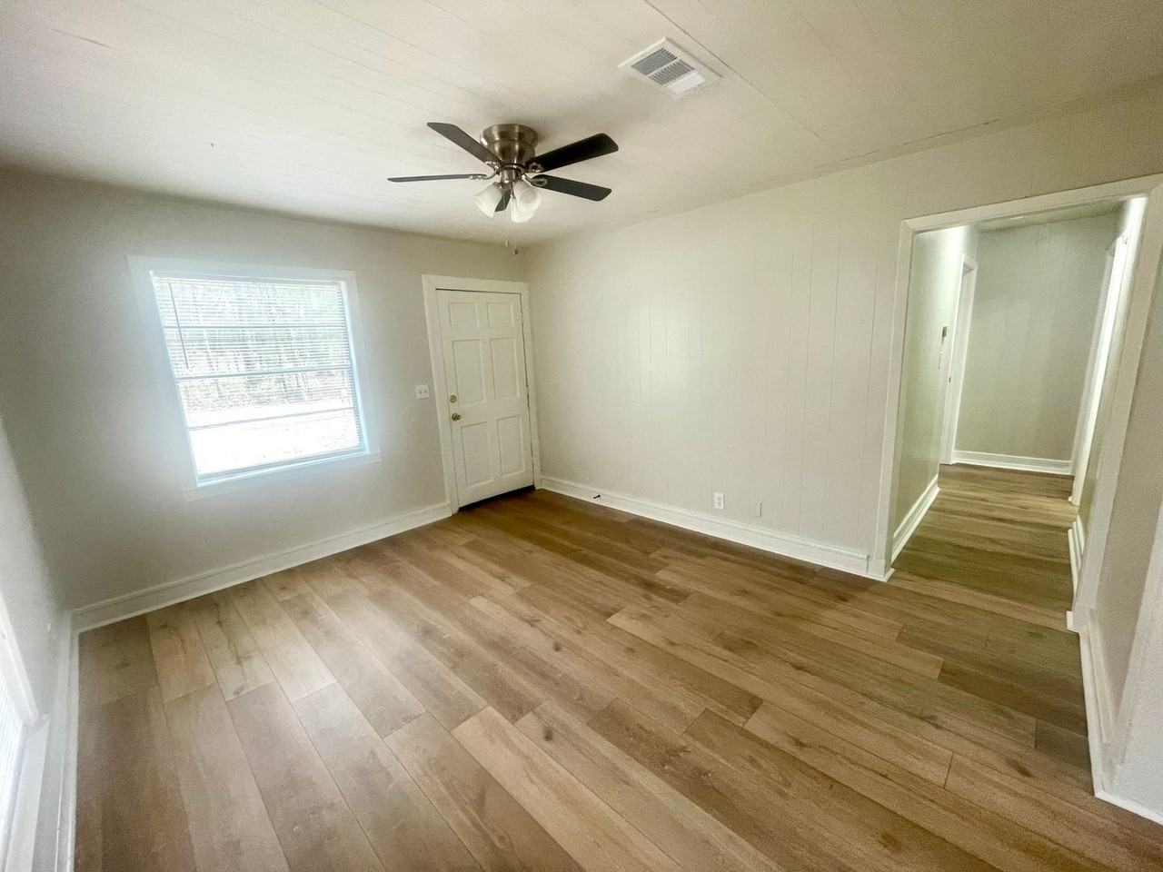 114 Pleasant St - Photo 3 of 8