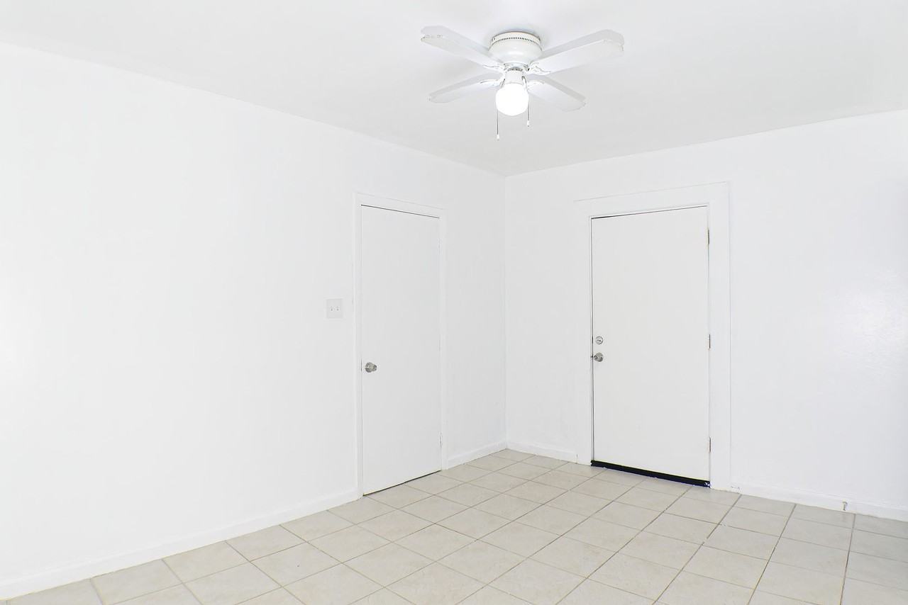 3040 Douglas Ave - Photo 2 of 12