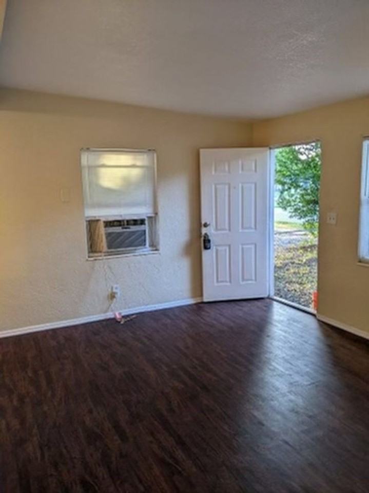 4619 9th Ave S - Photo 5 of 8