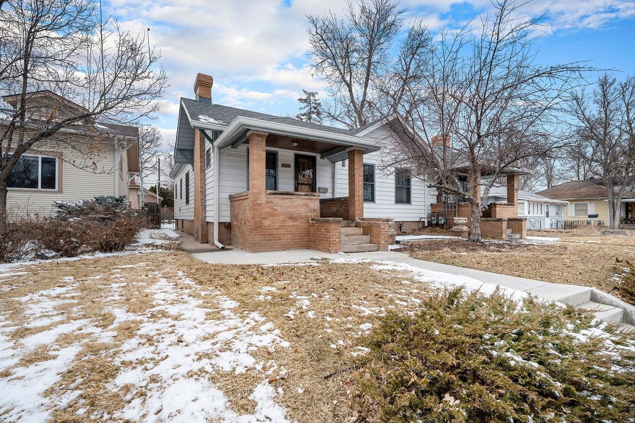 2125 S Franklin St - Photo 2 of 28