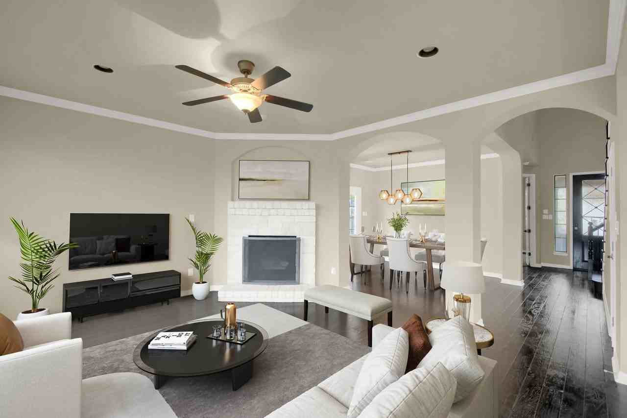 6921 Barstow Ct - Photo 3 of 30