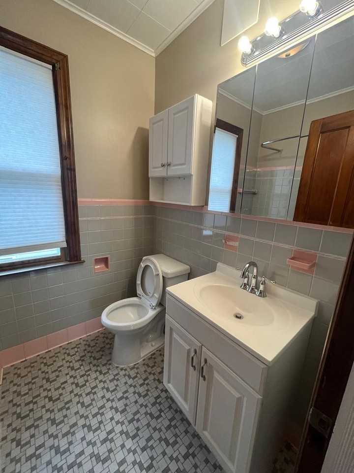 117 Maple St - Photo 4 of 18