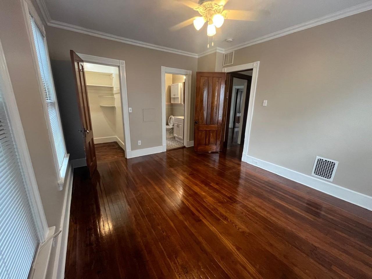 117 Maple St - Photo 5 of 18