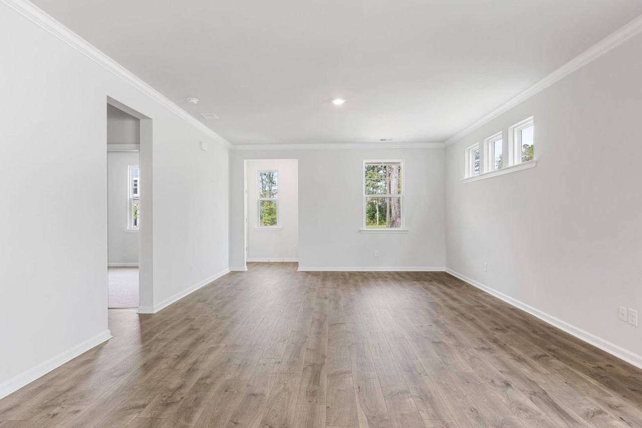 407 Oak View Way - Photo 3 of 9