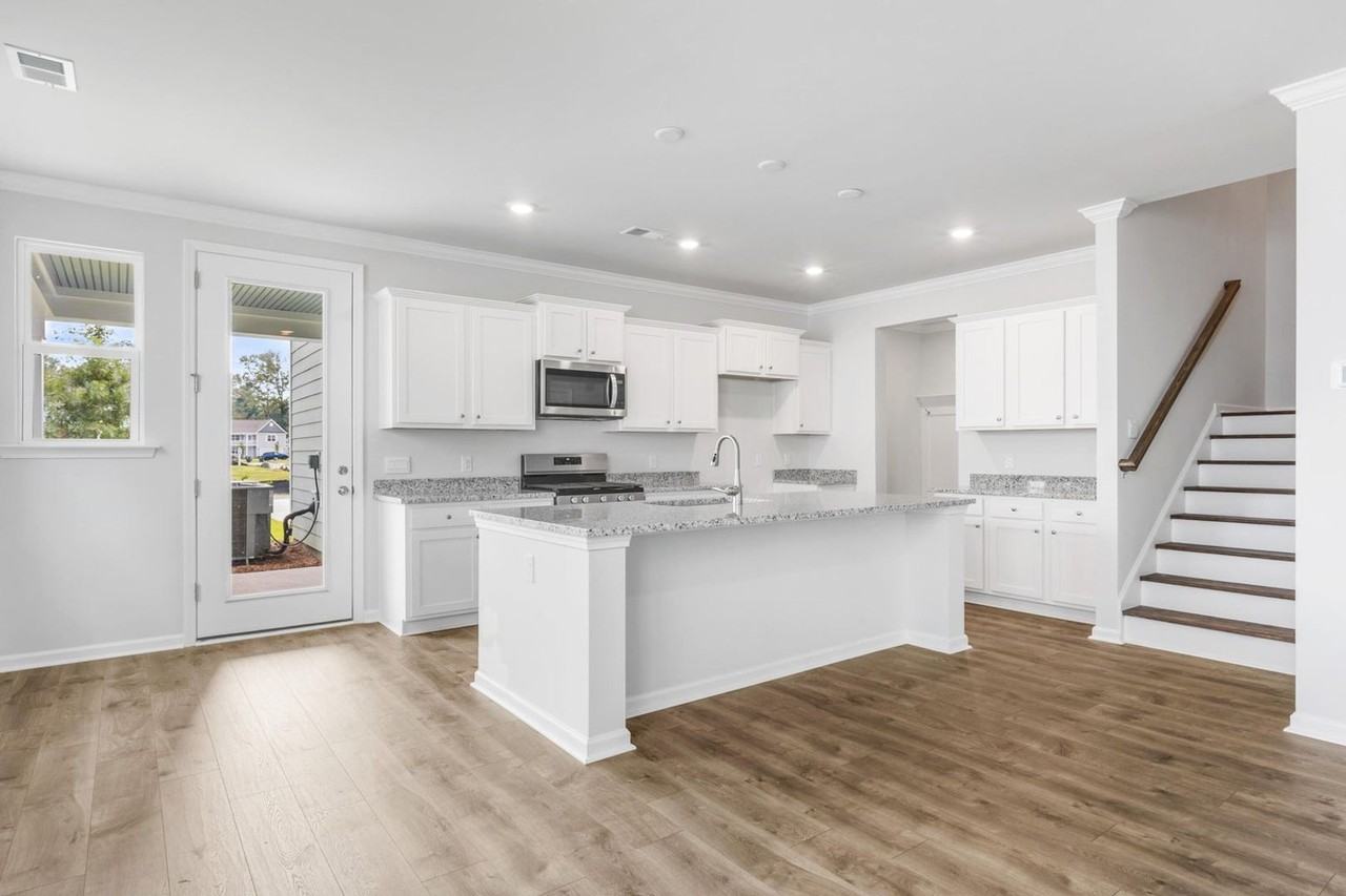 407 Oak View Way - Photo 4 of 9
