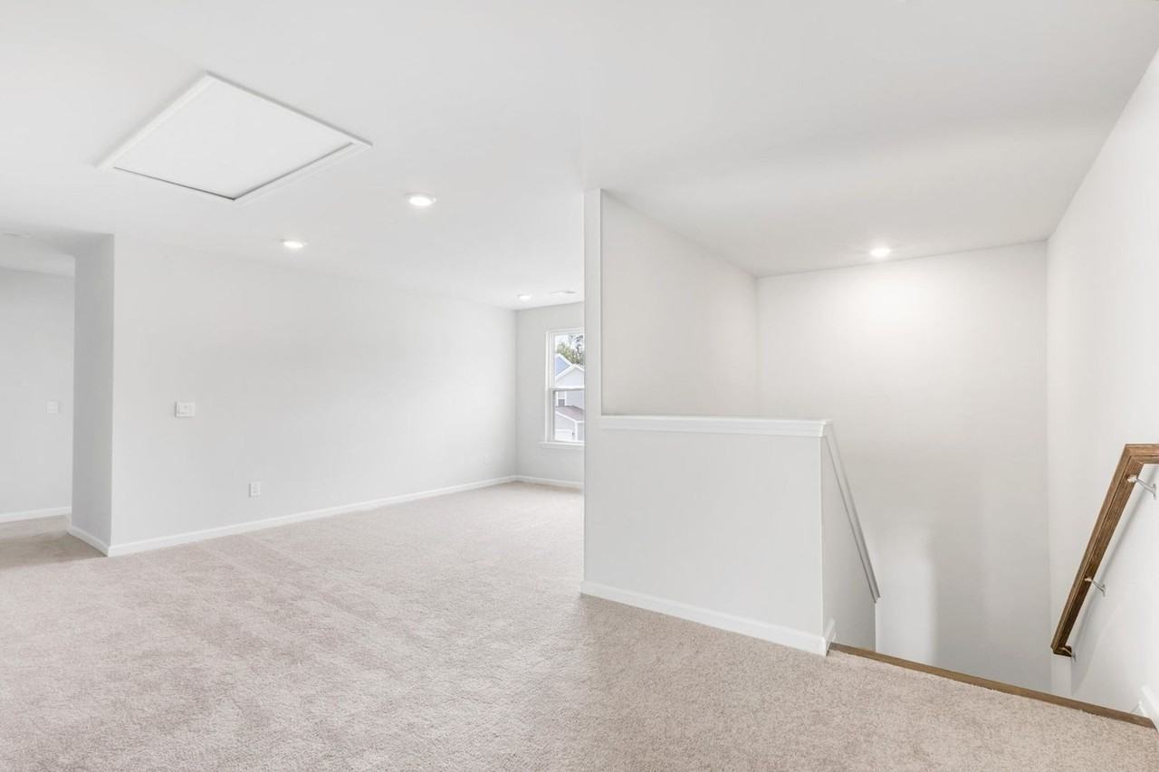 407 Oak View Way - Photo 5 of 9